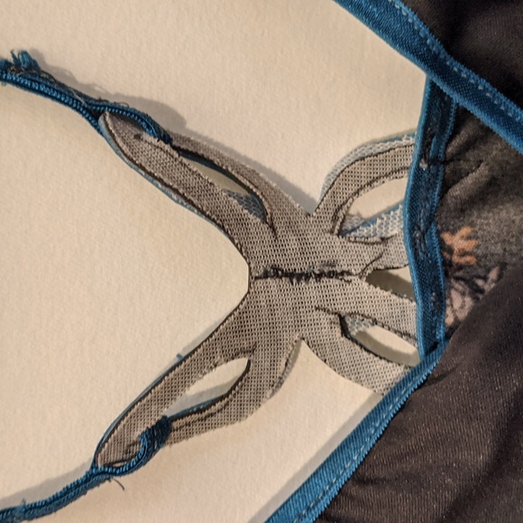 Cute vintage upcycled black floral Cami with butterfly back - Picture 9 of 10